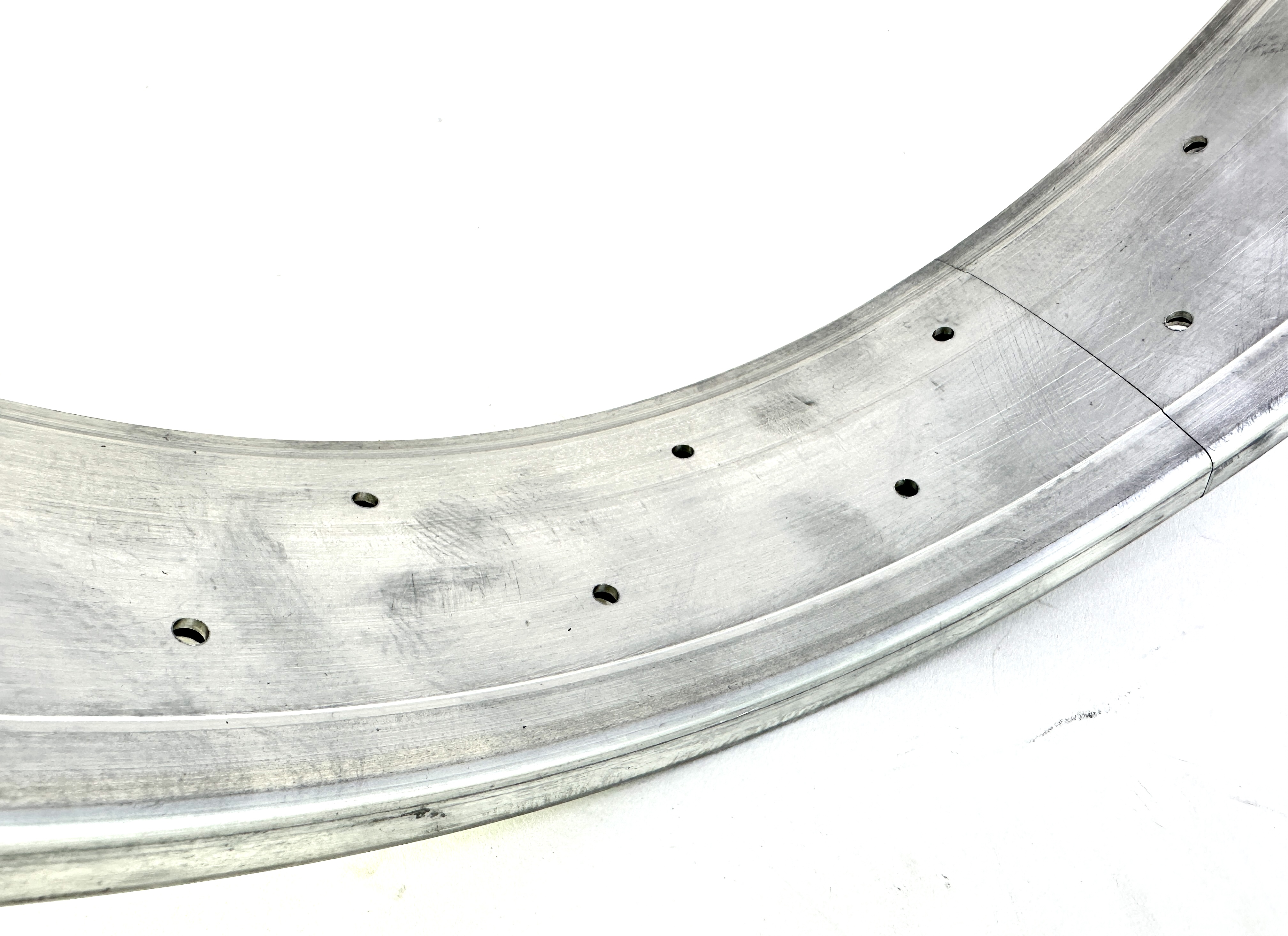 Jante alliage aluminium 20 pouces, large de 82 mm brut