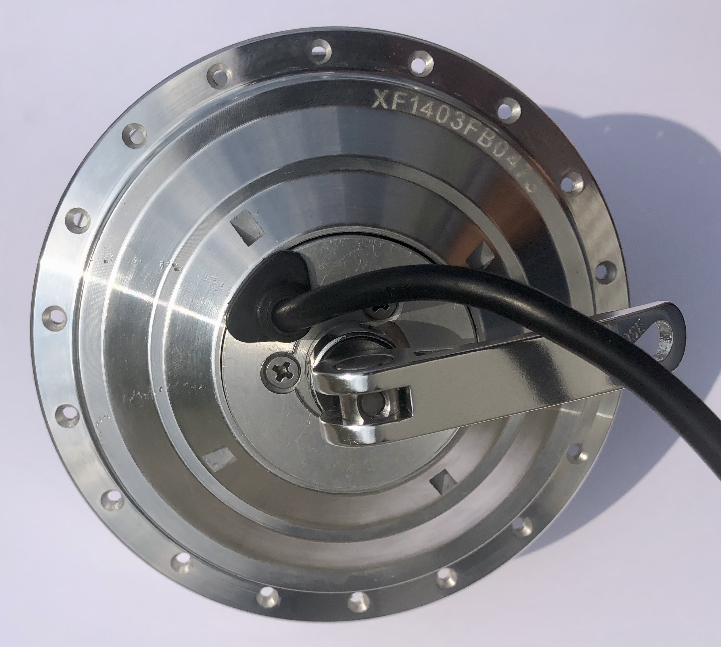 Ebike_Frontmotor_250W_Schnellspanner_c