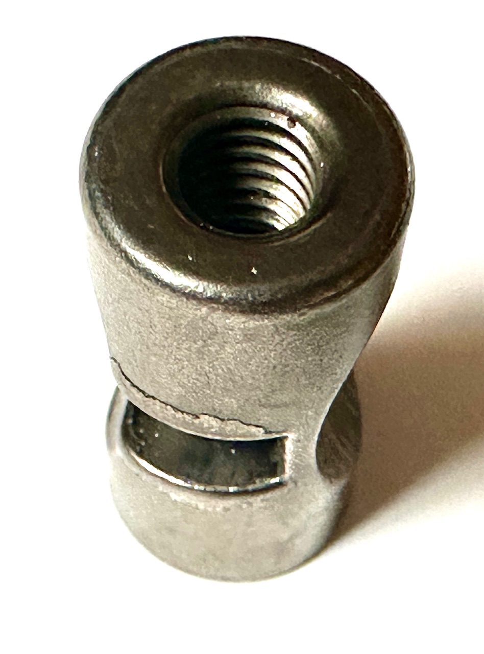 Pièce de serrage M6 pour tubes de selle de ~ 29 mm 