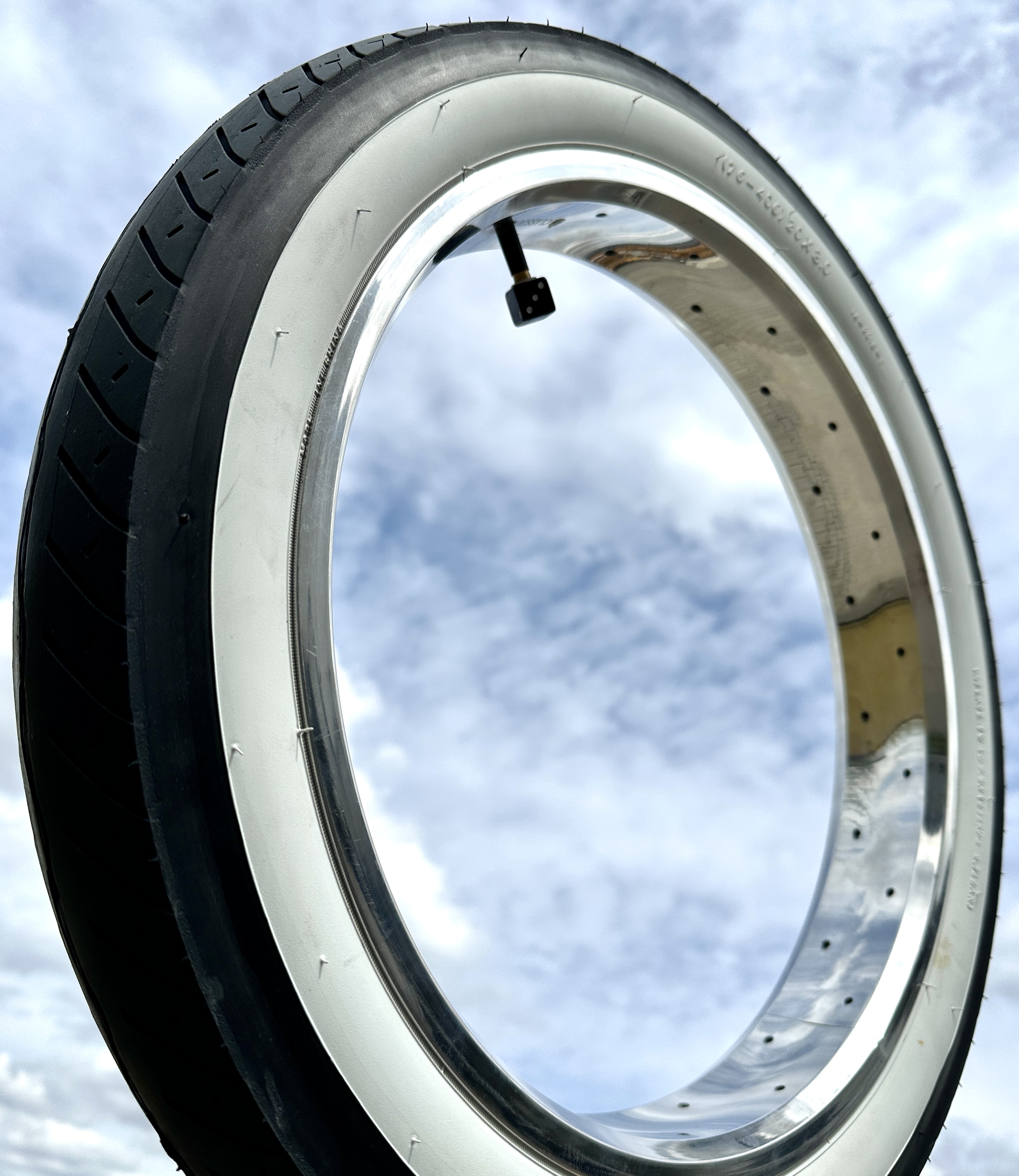 street_Hog_20x3_20_x_3-0_tire_tyre_whitewall_203_4