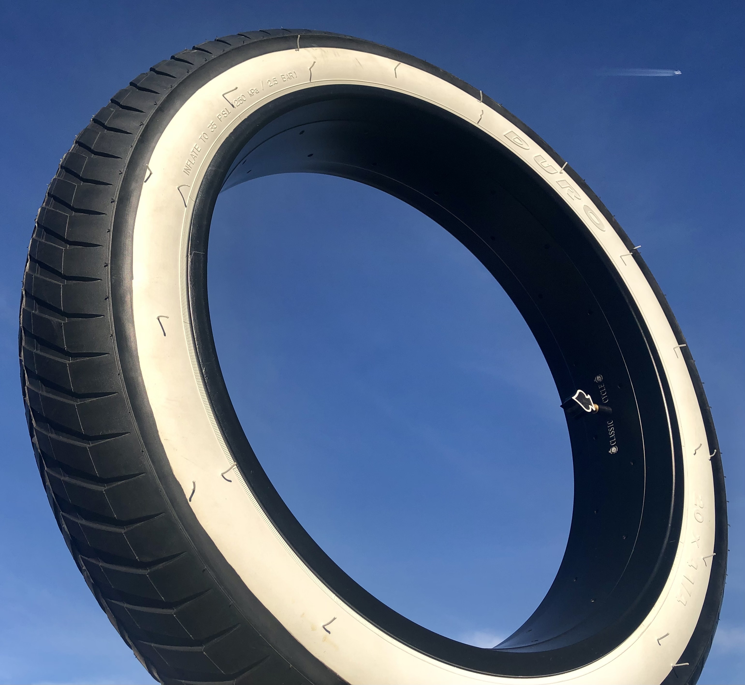 street_Hog_III_20x4_tire_white_wall_whitewall_204_6