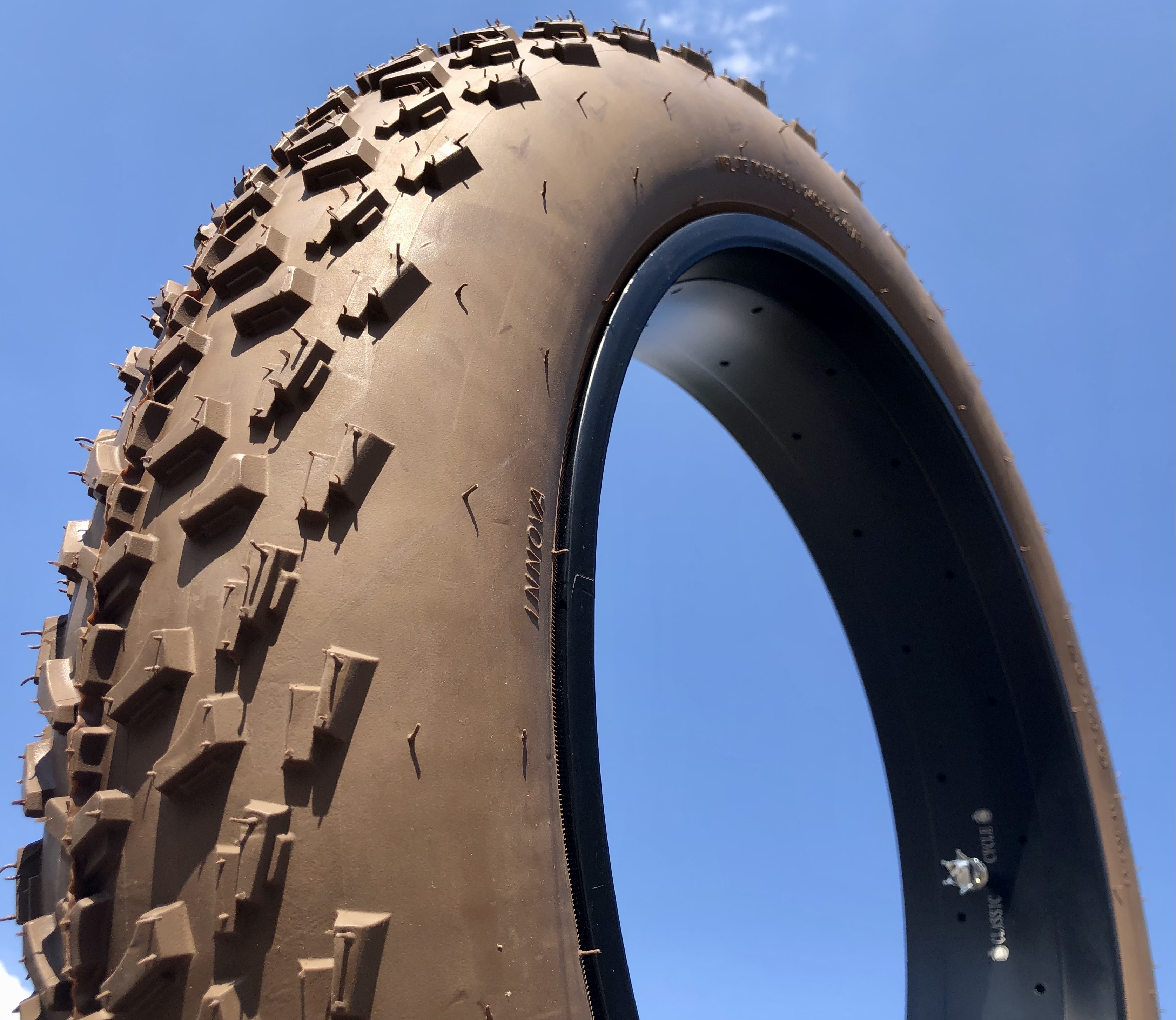 Fatbike_20x4-0_tire_brown_2