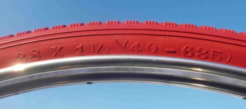 Pneu Réfléchissant 28 X 1 1/2 - Blanc - Sport Pneu Réfléchissant 28 X 1 1/2 - Blanc - Sport