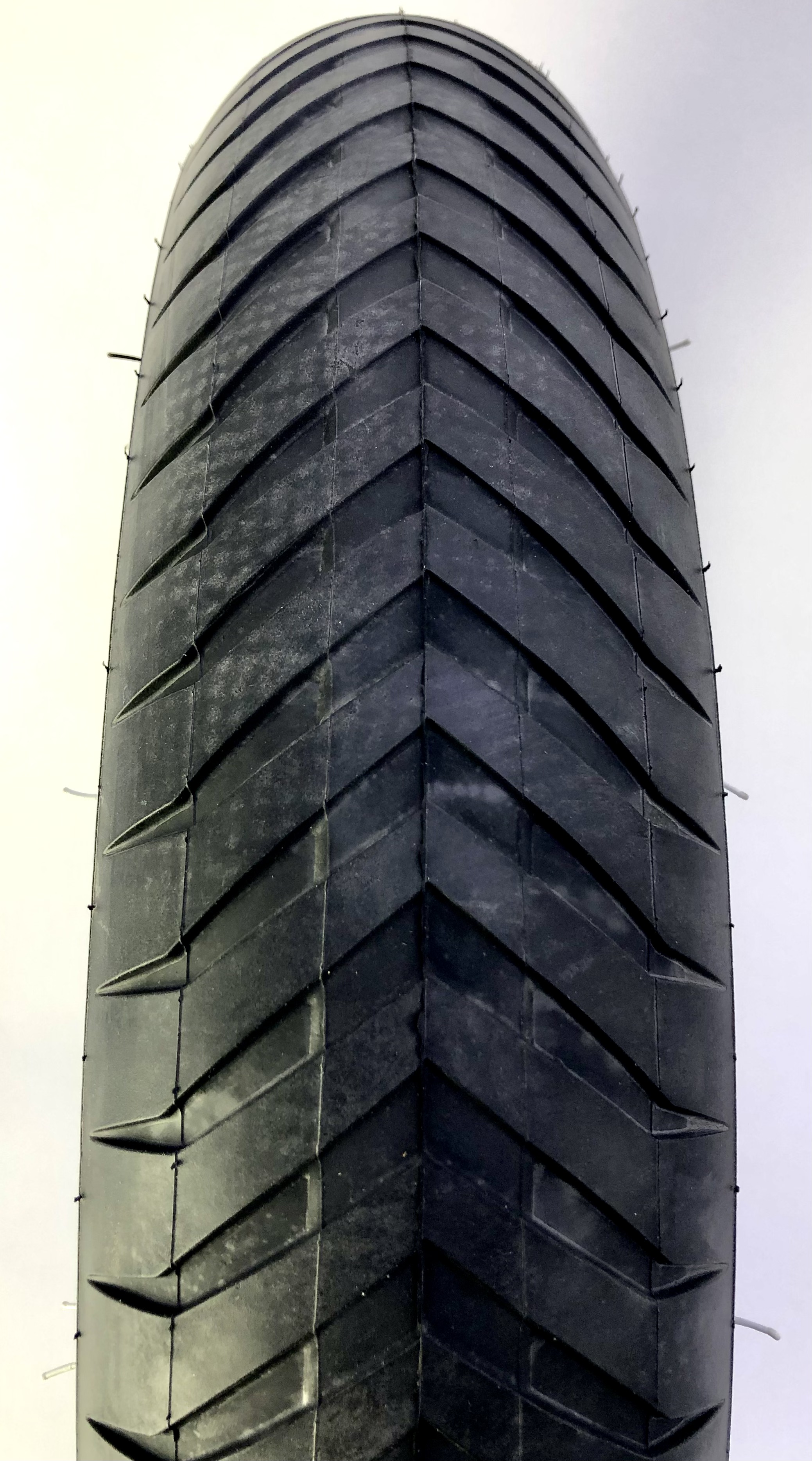 street_Hog_III_20x4_tire_white_wall_whitewall_204