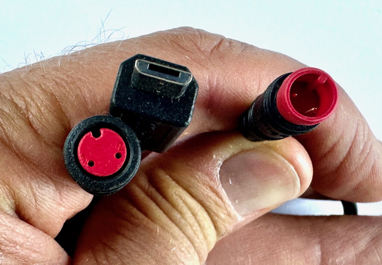 HIGO / Julet Câble Y 17,5 cm pour Ebike, 2 PIN rouge sur 2 PIN rouge et USB micro B
