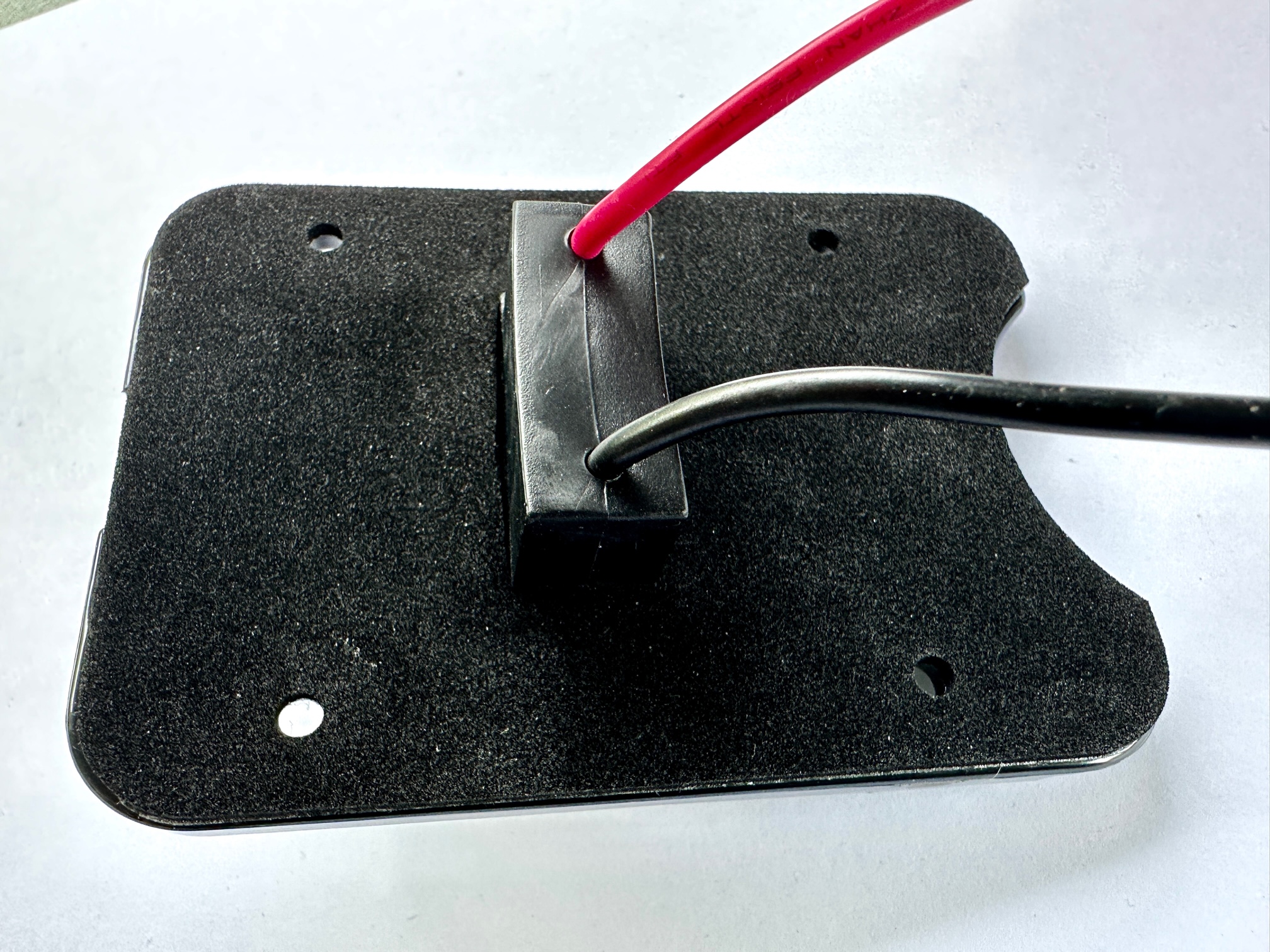 UD_Akku_Grundplatte_E-Bike_Akkukontakt_a3pZLUPremPF0U