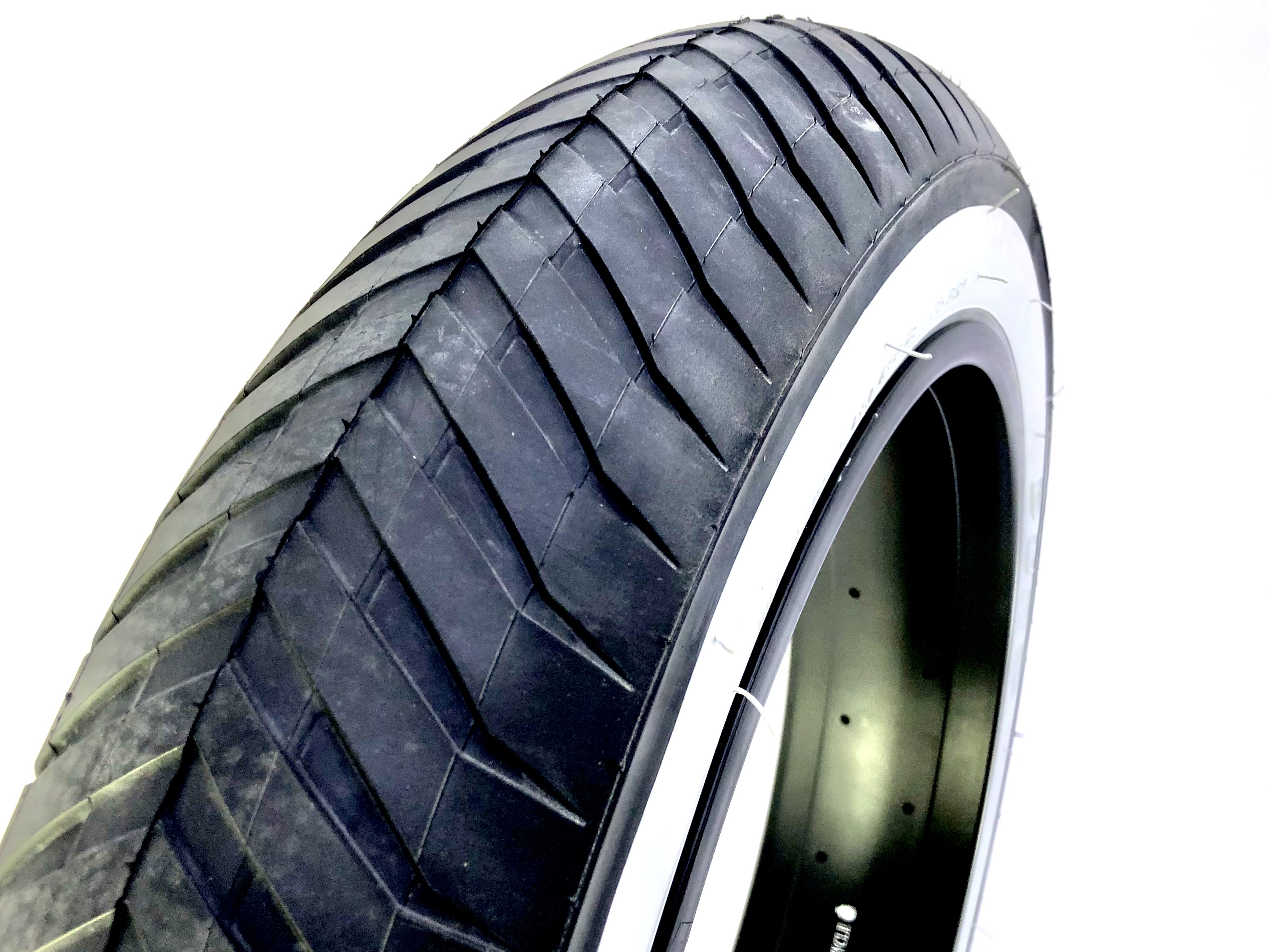 street_Hog_III_20x4_tire_white_wall_whitewall_204_1