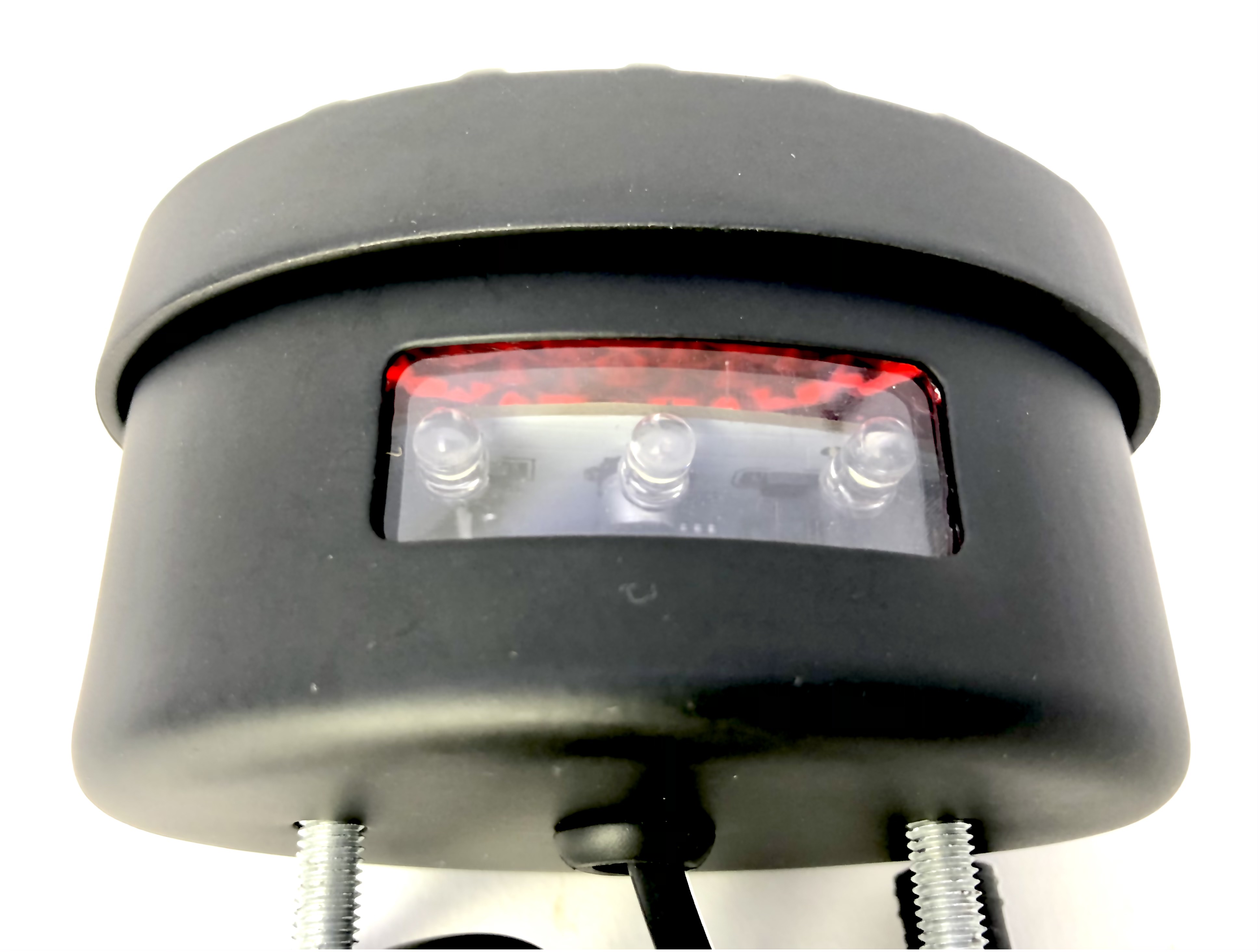 Feu arrière E-bike LED rouge, noir mat grille de protection avec éclairage de la plaque d'immatriculation