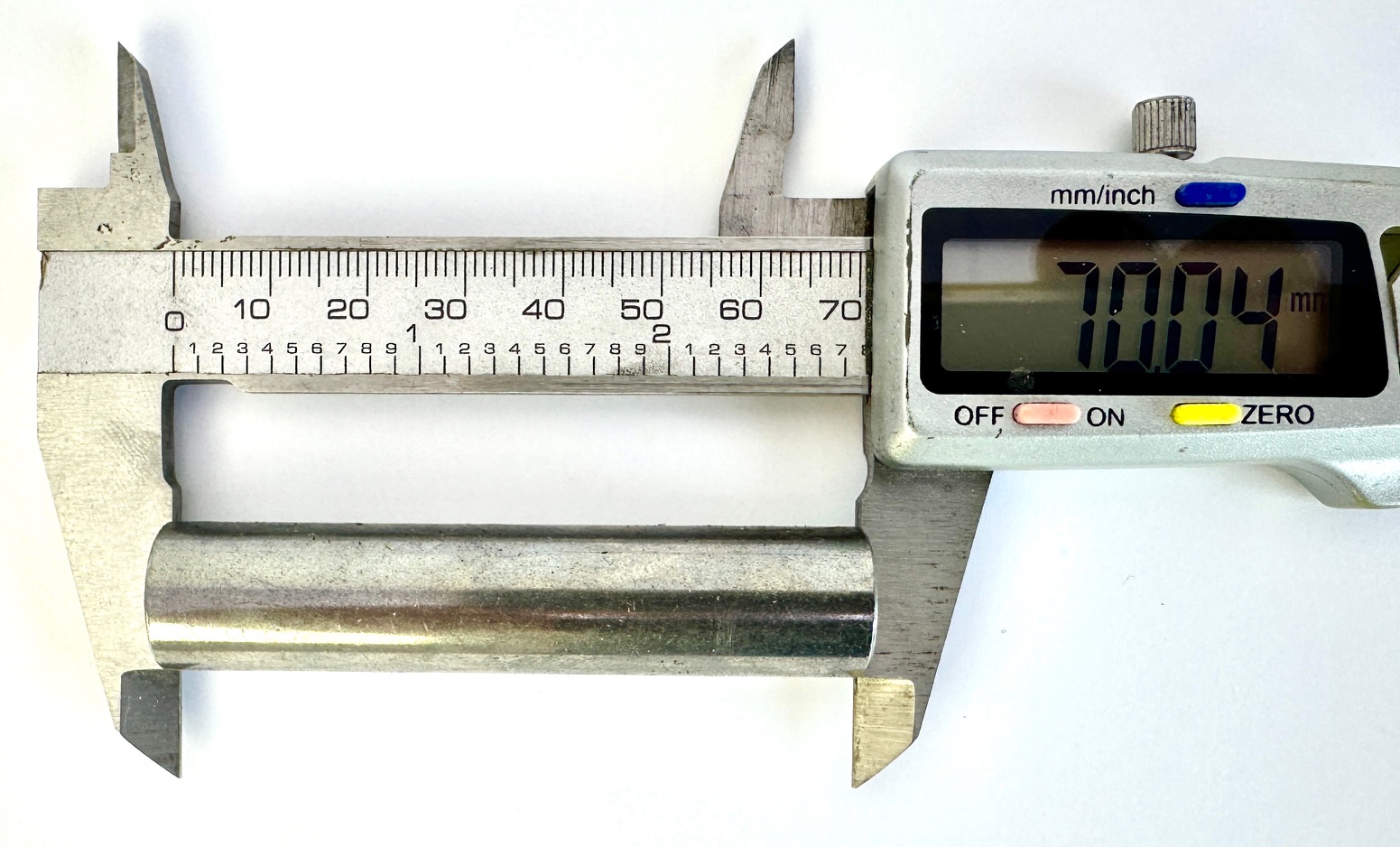 Manchon de raccordement / douille filetée rond M10, 70 x 15 mm