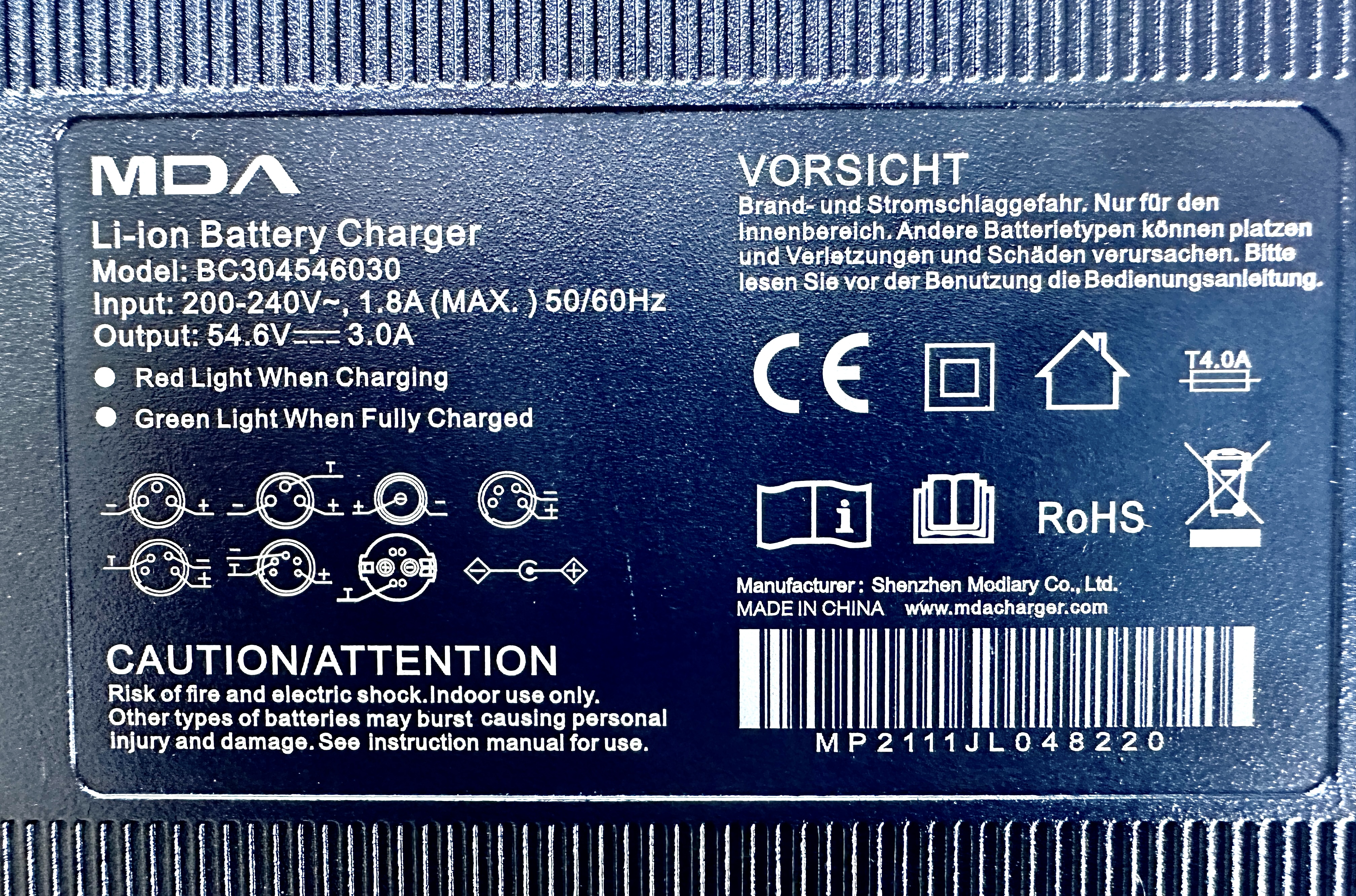 48V Chargeur de batterie Li-ion DC, 200 - 240V 1.8A