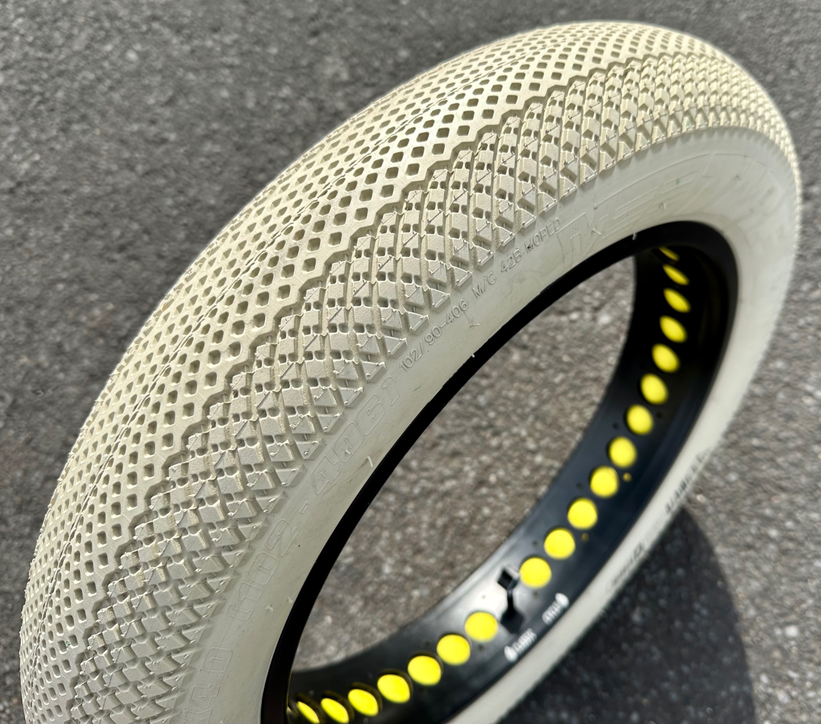 Fat_bike_cut_out_rim_tape_nylon_yellow_b