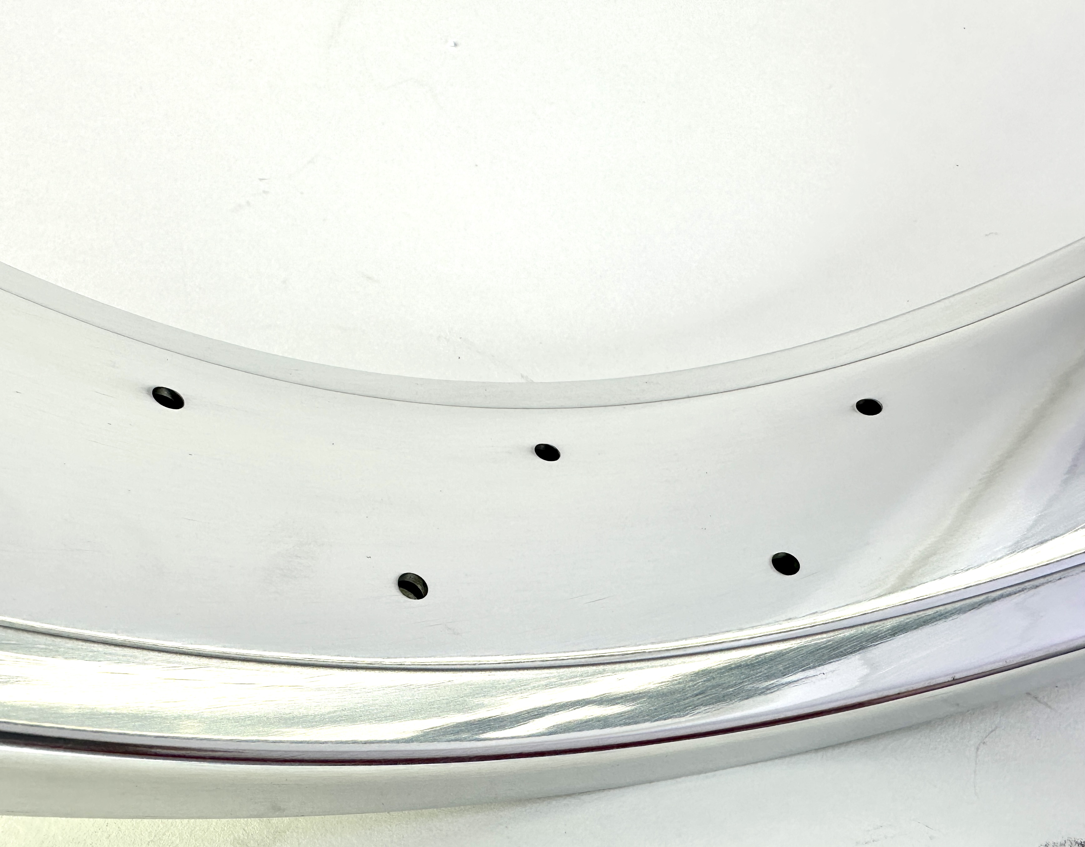 Jante alliage aluminium 20 pouces, large de 82 mm, poli brillant