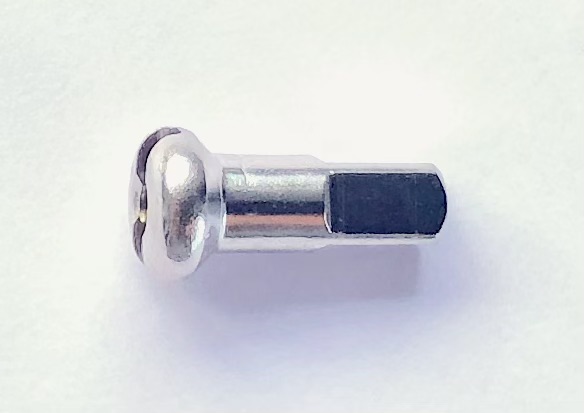 DT_swiss_DD_spokes_nippel_1